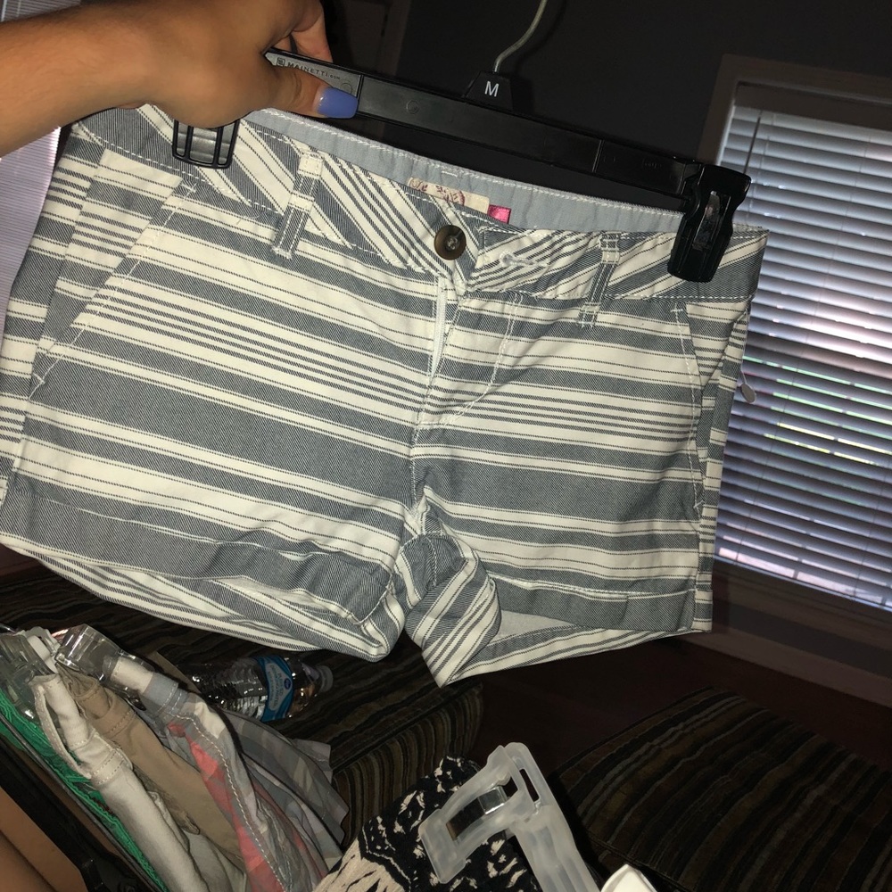 NEVER WORN JEAN SHORTS